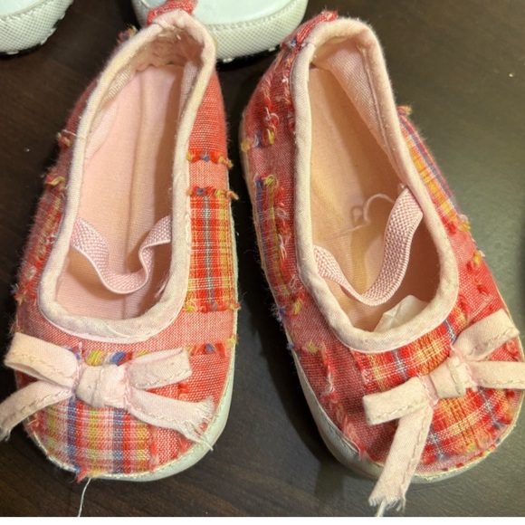 Bundle of 8  baby Shoes - Black  , red and White blue  different sizes - Picture 15 of 16